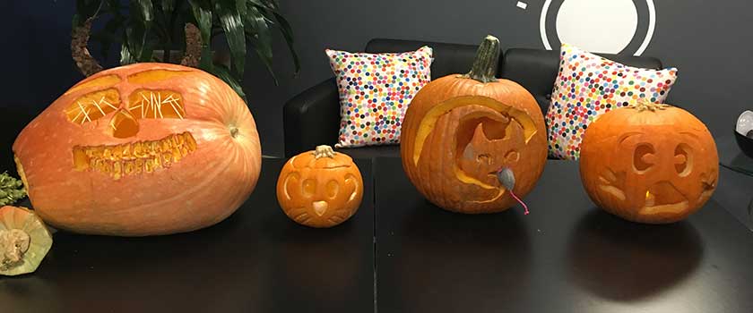 800response Celebrates Halloween with a Fundraiser pumpkin carving contest